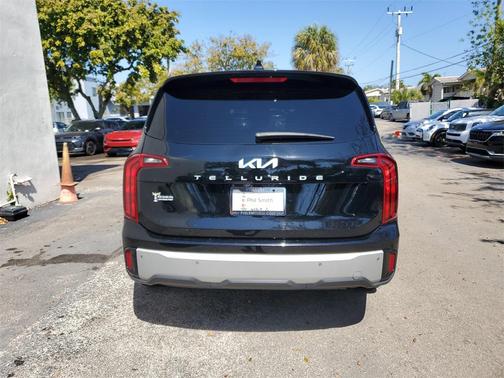 2023 Kia Telluride LX