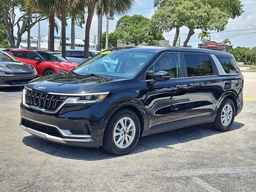 2023 Kia Carnival LX