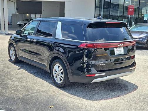 2023 Kia Carnival LX