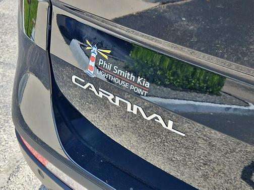 2023 Kia Carnival LX