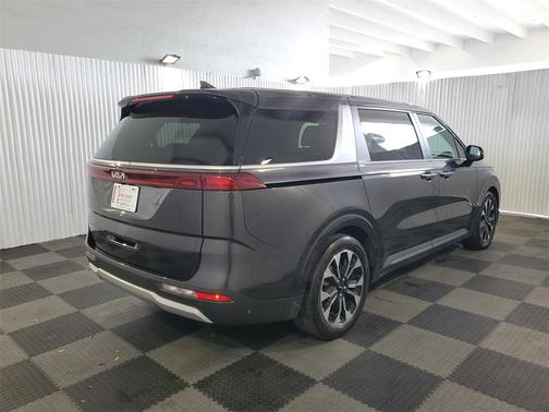 2024 Kia Carnival EX