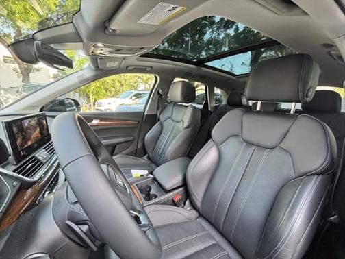 2023 Audi Q5 40 Premium Plus