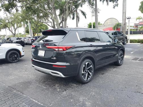 2025 Mitsubishi Outlander PHEV SEL