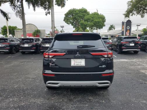 2025 Mitsubishi Outlander PHEV SEL