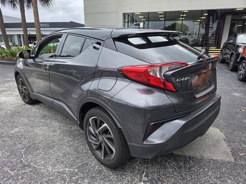 2022 Toyota C-HR Limited