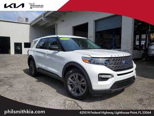 Oxford White 2021 Ford Explorer XLT