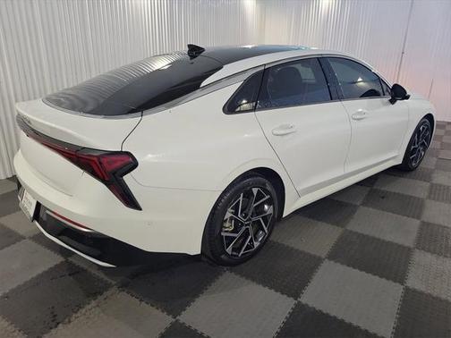 2025 Kia K5 EX
