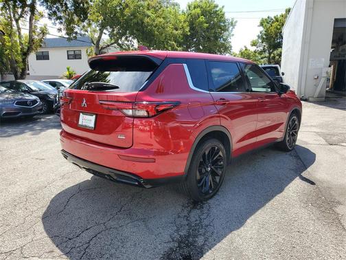 2022 Mitsubishi Outlander SE
