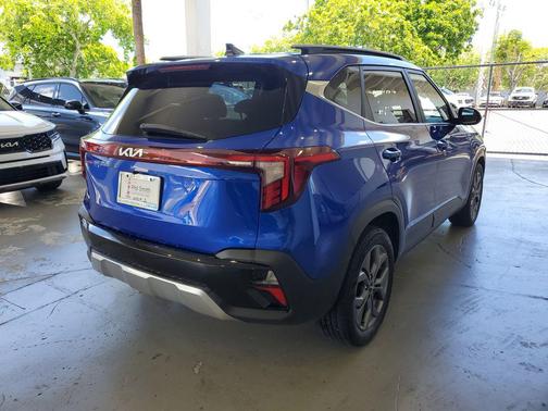 Neptune Blue 2024 Kia Seltos S