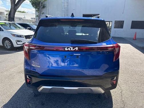 Neptune Blue 2024 Kia Seltos S