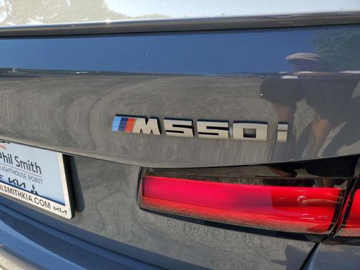 Bernina Grey Amber Effect Metallic 2021 BMW M550 i Xdrive