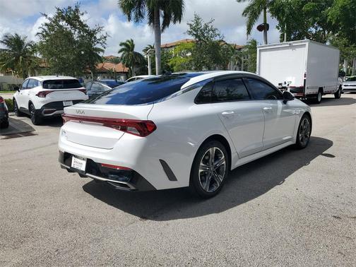 2022 Kia K5 EX