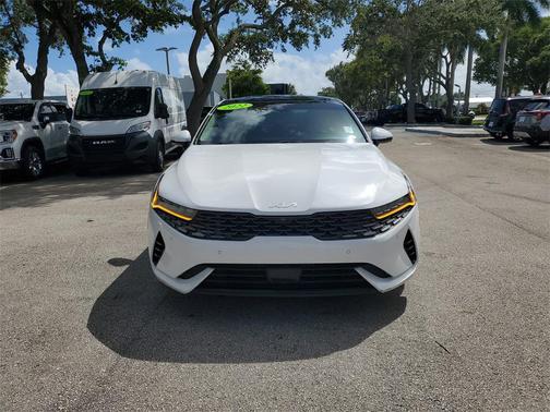 2022 Kia K5 EX