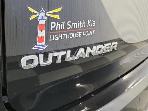 2022 Mitsubishi Outlander Black Edition 2WD