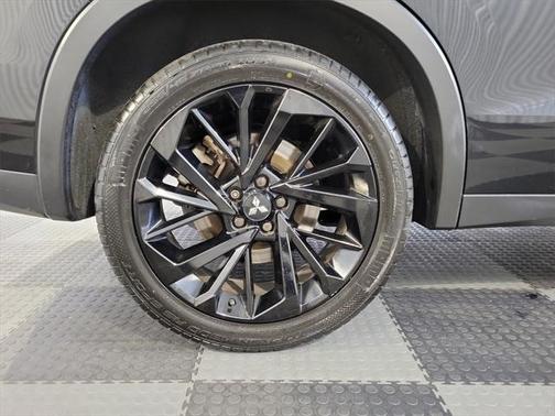 2022 Mitsubishi Outlander Black Edition 2WD