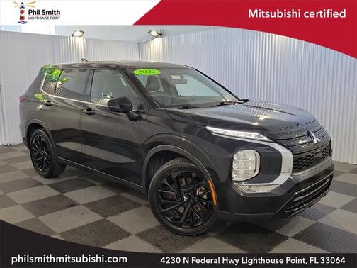 2022 Mitsubishi Outlander Black Edition 2WD