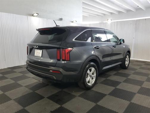 2023 Kia Sorento LX