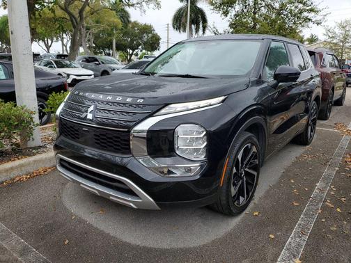 2023 Mitsubishi Outlander SE Black Edition S-AWC