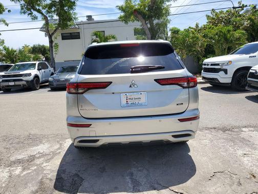 Alloy Silver Metallic 2022 Mitsubishi Outlander SEL 2.5 2WD