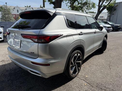 Alloy Silver Metallic 2022 Mitsubishi Outlander SEL 2.5 2WD