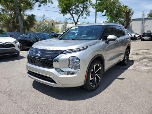 Alloy Silver Metallic 2022 Mitsubishi Outlander SEL 2.5 2WD