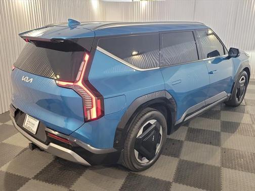 2024 Kia EV9 Land