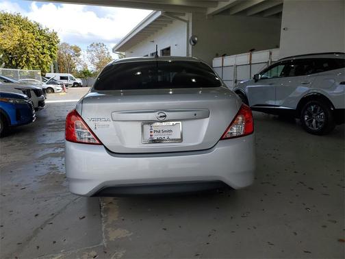 2015 Nissan Versa 1.6 S
