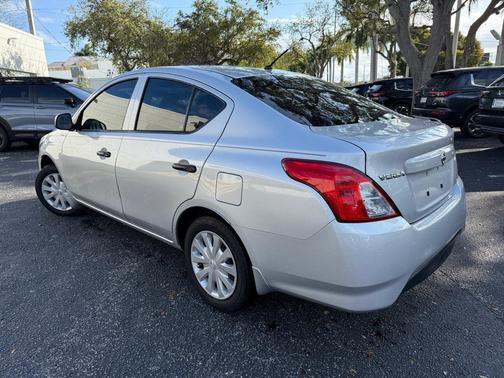 2015 Nissan Versa 1.6 S