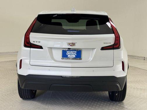 2024 Cadillac XT4 Luxury