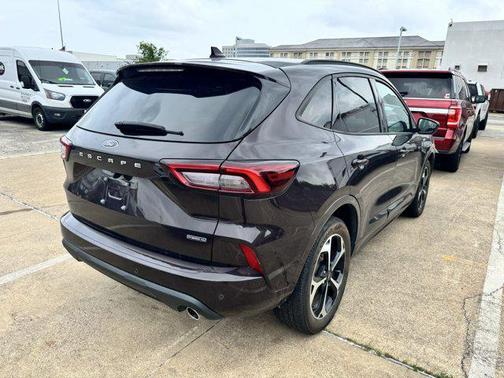 2023 Ford Escape ST-Line Elite