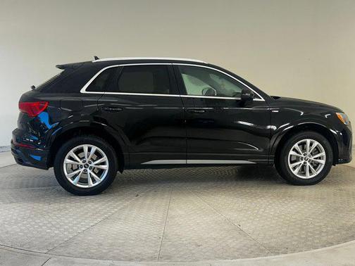 2022 Audi Q3 45 S line Premium