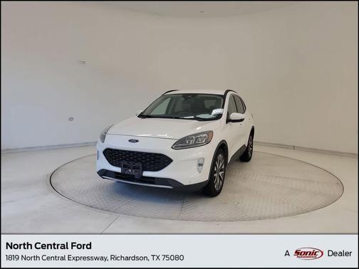 Star White Metallic Tri-Coat 2020 Ford Escape Titanium