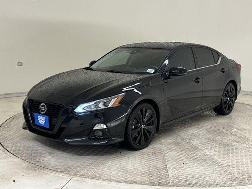 2022 Nissan Altima SR FWD