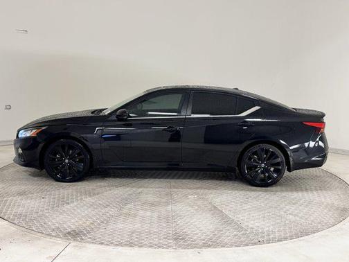 2022 Nissan Altima SR FWD