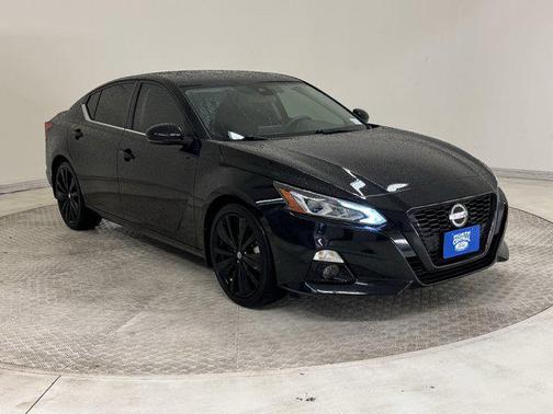 2022 Nissan Altima SR FWD