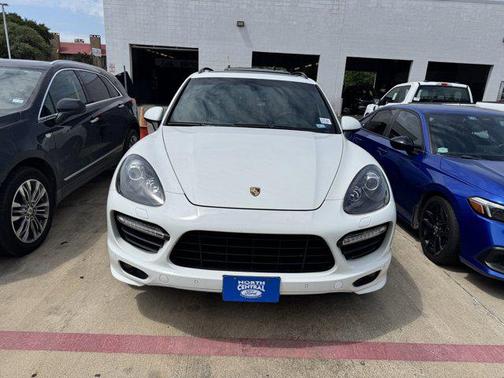 2014 Porsche Cayenne GTS