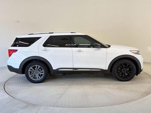 Oxford White 2020 Ford Explorer Limited