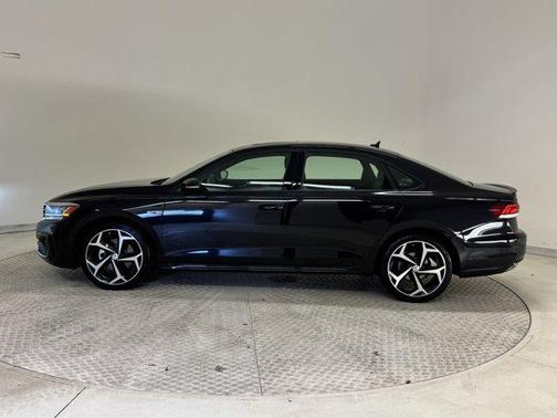 2021 Volkswagen Passat 2.0T R-Line