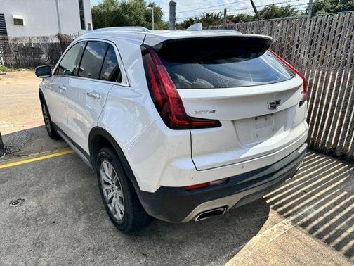 2022 Cadillac XT4 Premium Luxury