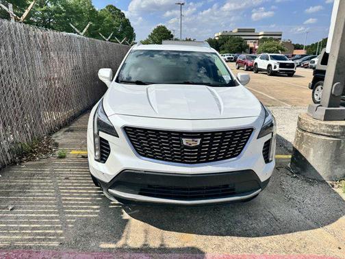 2022 Cadillac XT4 Premium Luxury