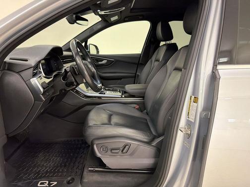 White 2021 Audi Q7 45 Premium Plus