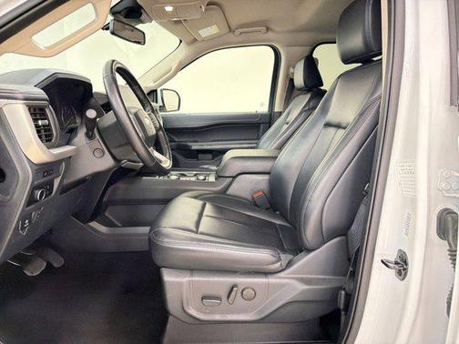 Oxford White 2024 Ford Expedition XLT