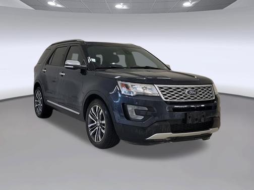 Gray 2017 Ford Explorer Platinum