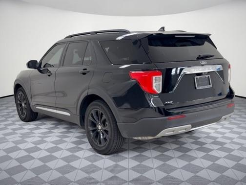AGATE BLACK METALLIC 2023 Ford Explorer XLT