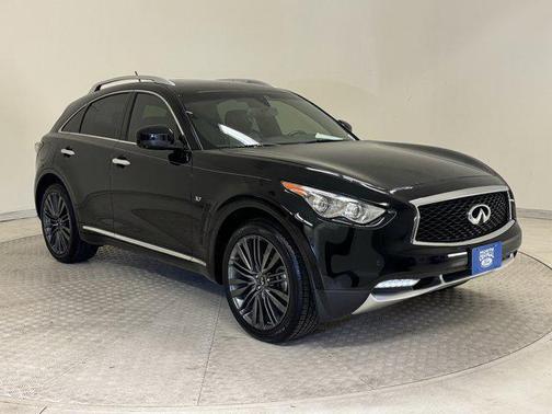 2017 INFINITI QX70 Base