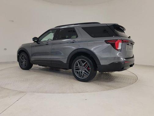 Carbonized Gray Metallic 2025 Ford Explorer ST-Line