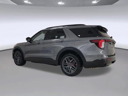 Carbonized Gray Metallic 2025 Ford Explorer ST-Line