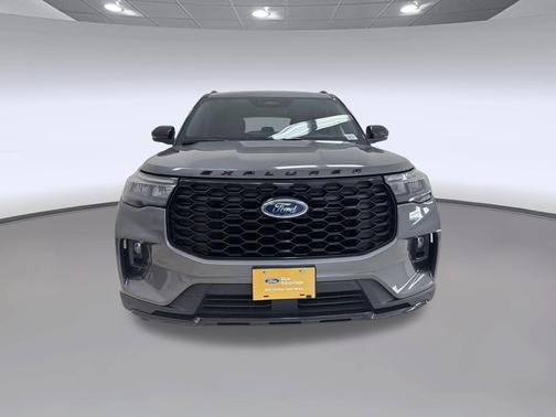 Carbonized Gray Metallic 2025 Ford Explorer ST-Line