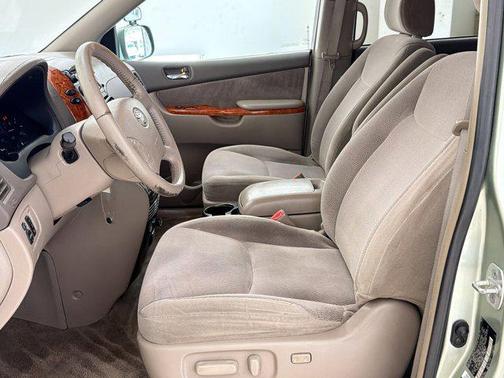 Slate Metallic 2007 Toyota Sienna XLE
