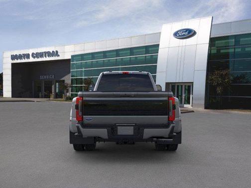 2025 Ford F-450 Platinum